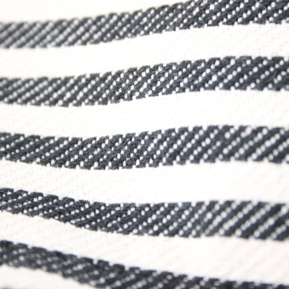 Thirty One Purse Retro Metro 19 x 14 x 7 White Black Striped Tote Purse - Picture 11 of 12